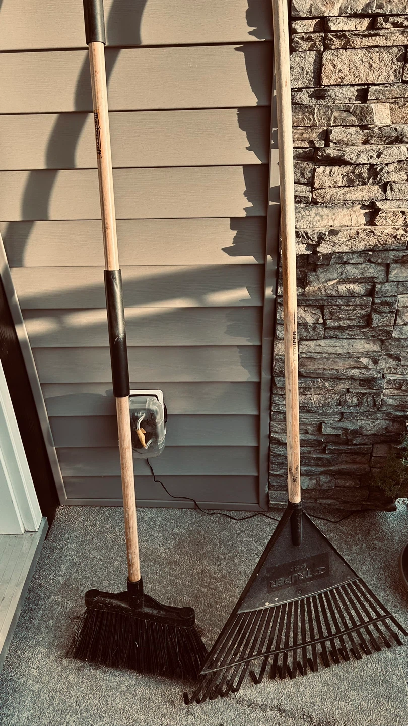 Outdoor Yard Tools – Push Broom & Leaf Rake – Good Condition