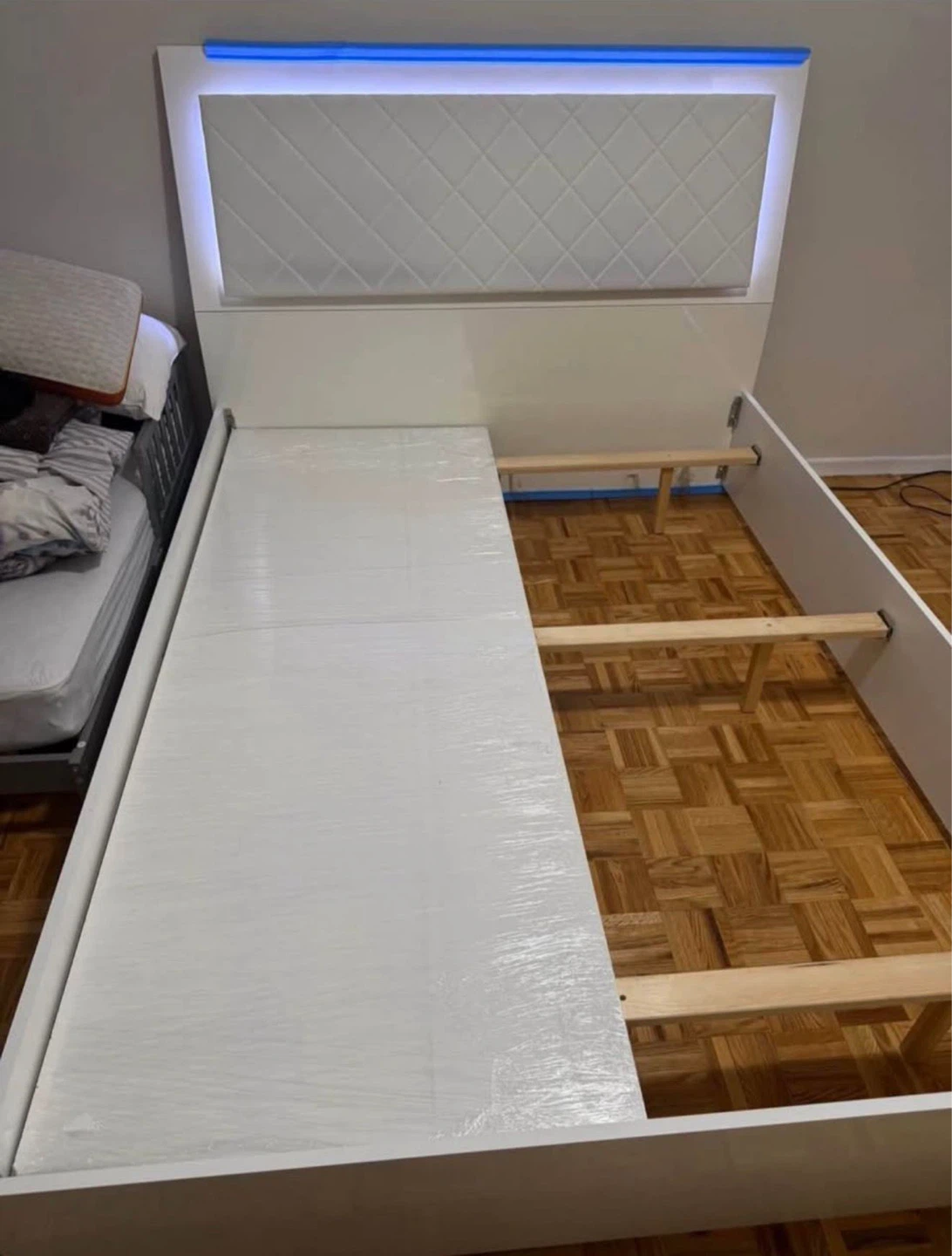 Queen size Modern White Bed Frame with LED Headboard - photo 2