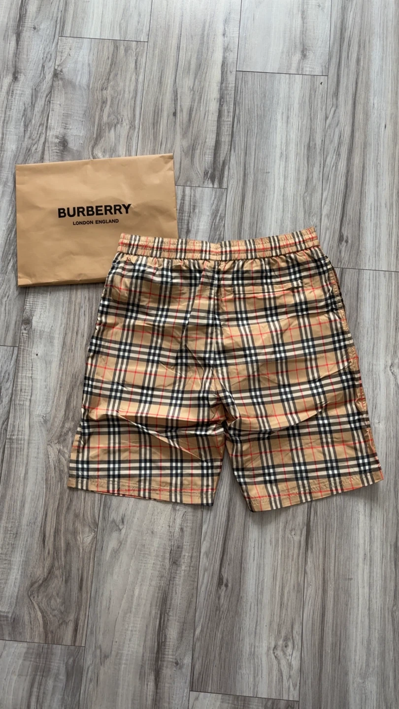 Burberry Shorts - photo 2