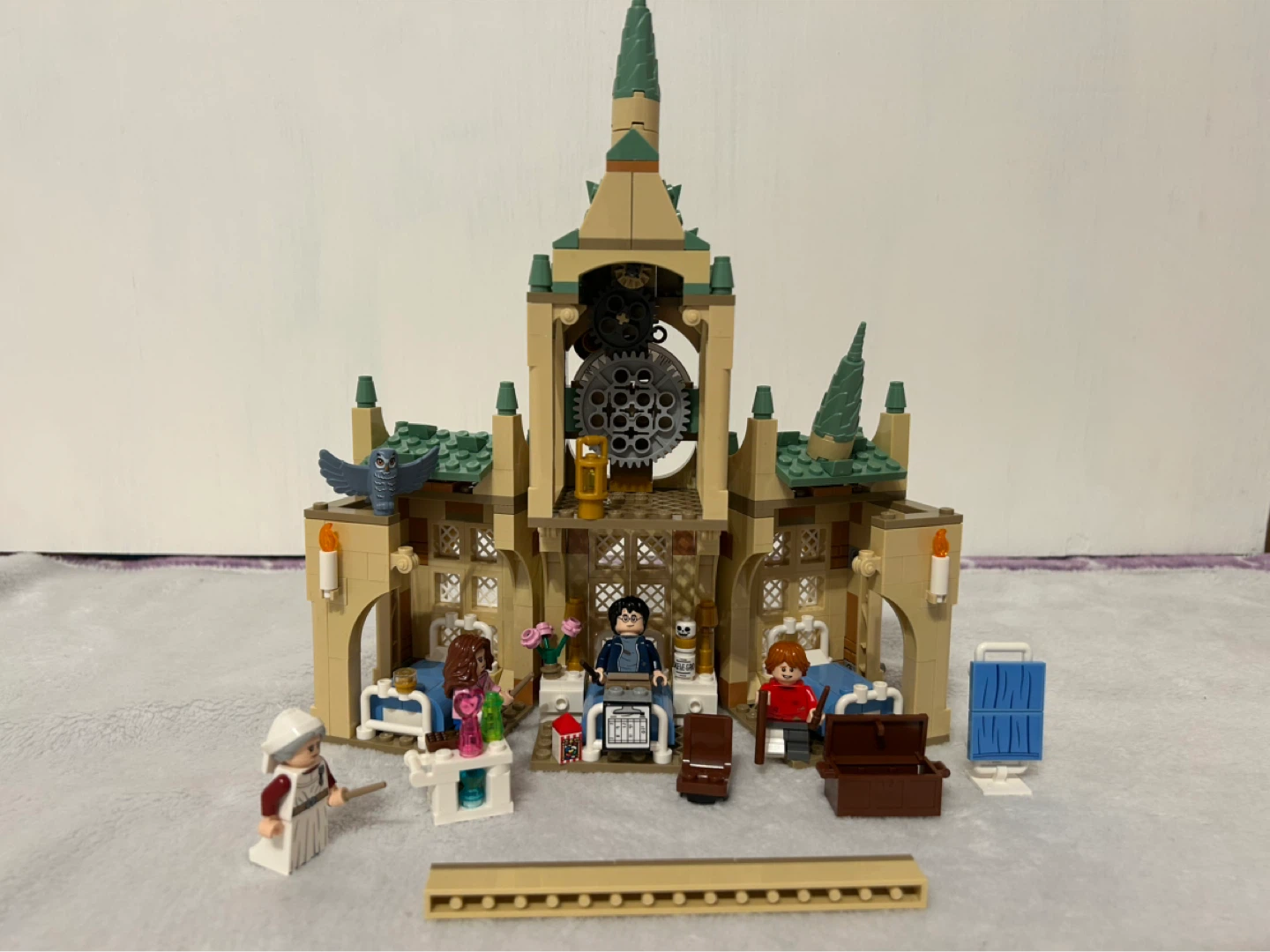 LEGO Harry Potter Hogwarts Hospital Set - photo 5