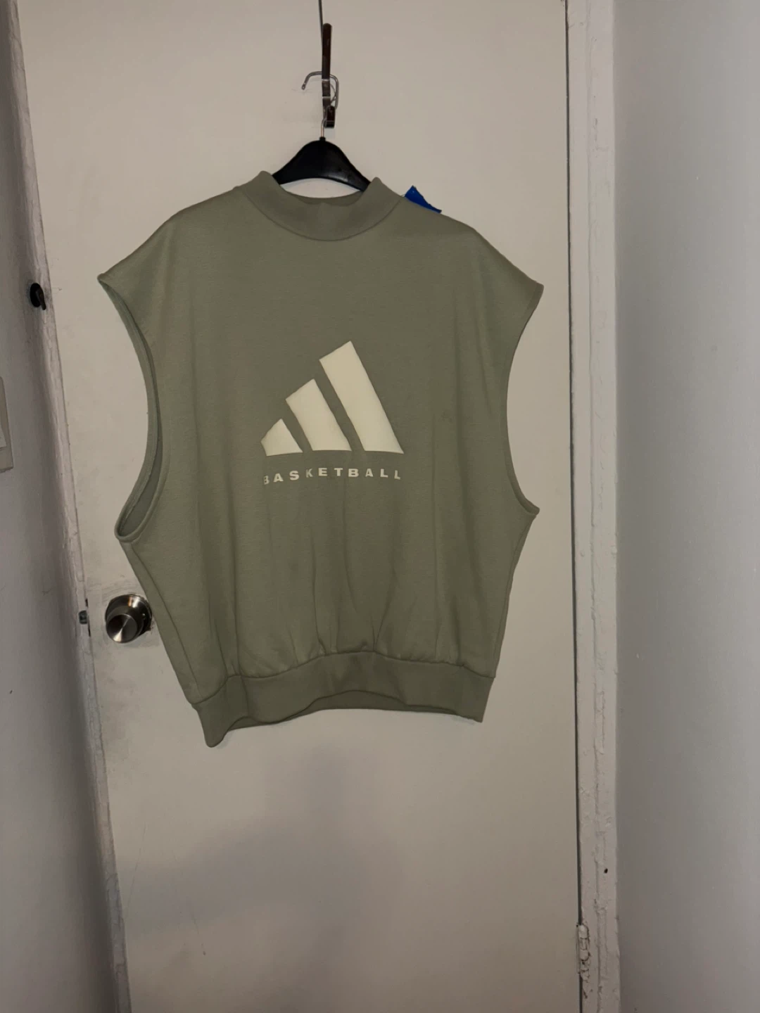 RARE Adidas Sleeveless Basketball Sweatshirt (oversized)