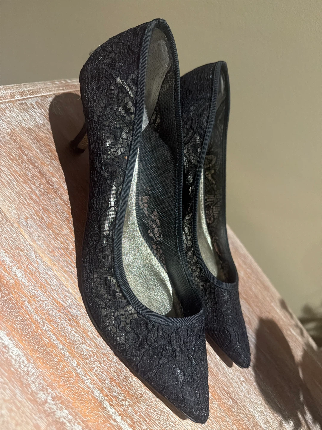 Adrianna Papell Black Lace Heels - Size 8.5M - photo 2