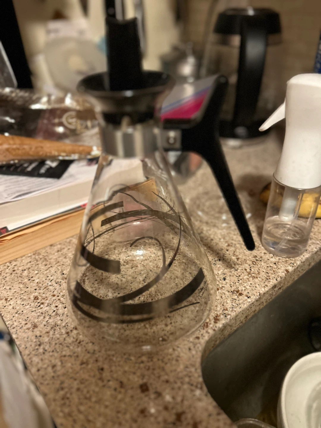 Glass Carafe with Black Handle and Decorative Pattern - photo 2