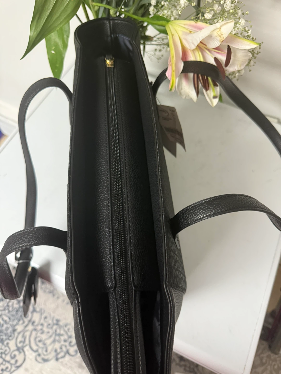 Tommy Hilfiger Tote Bag with Matching Pouch - photo 5