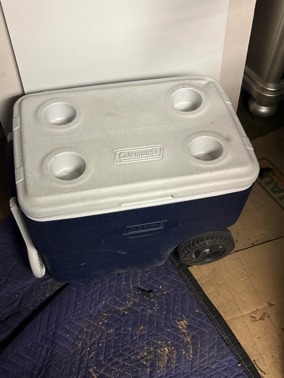 🥕Coleman Cooler with Wheels ☀️