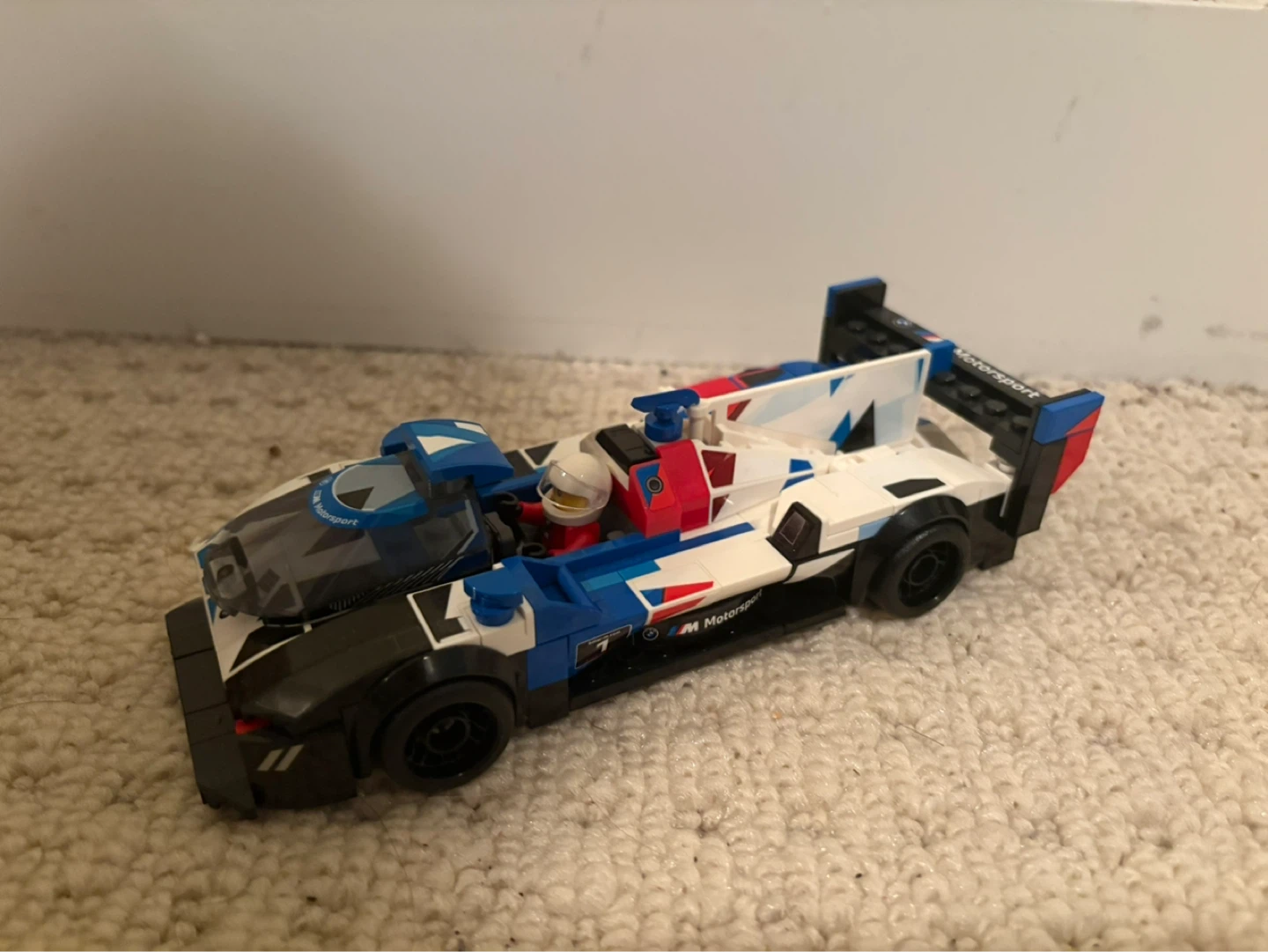 LEGO #76922 Speed Champions BMW M Hybrid V8 Race Car - photo 2