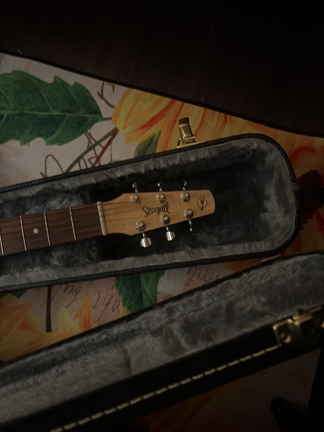 Seagull Acoustic Guitar with Hard Case - photo 2