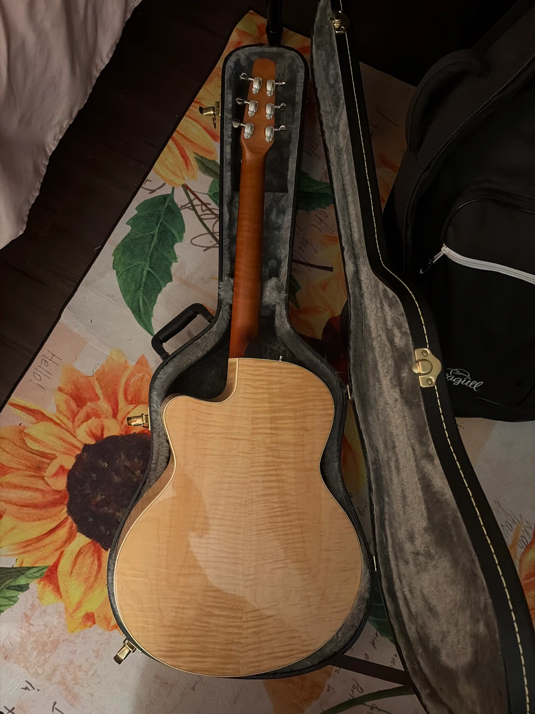 Seagull Acoustic Guitar with Hard Case - photo 3