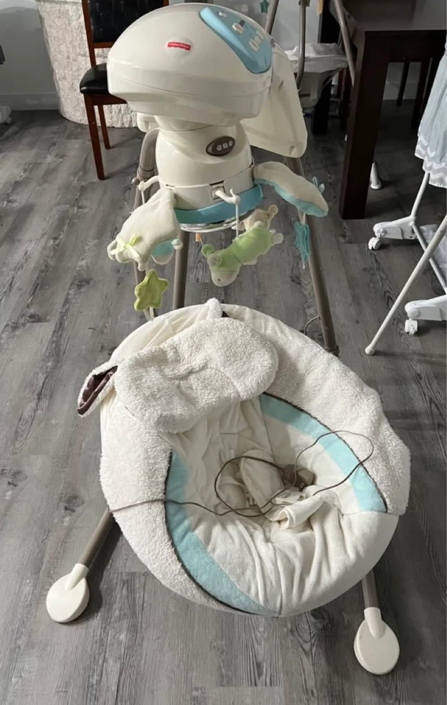 Fisher-Price "My Little Lamb" Cradle 'n Swing - photo 2