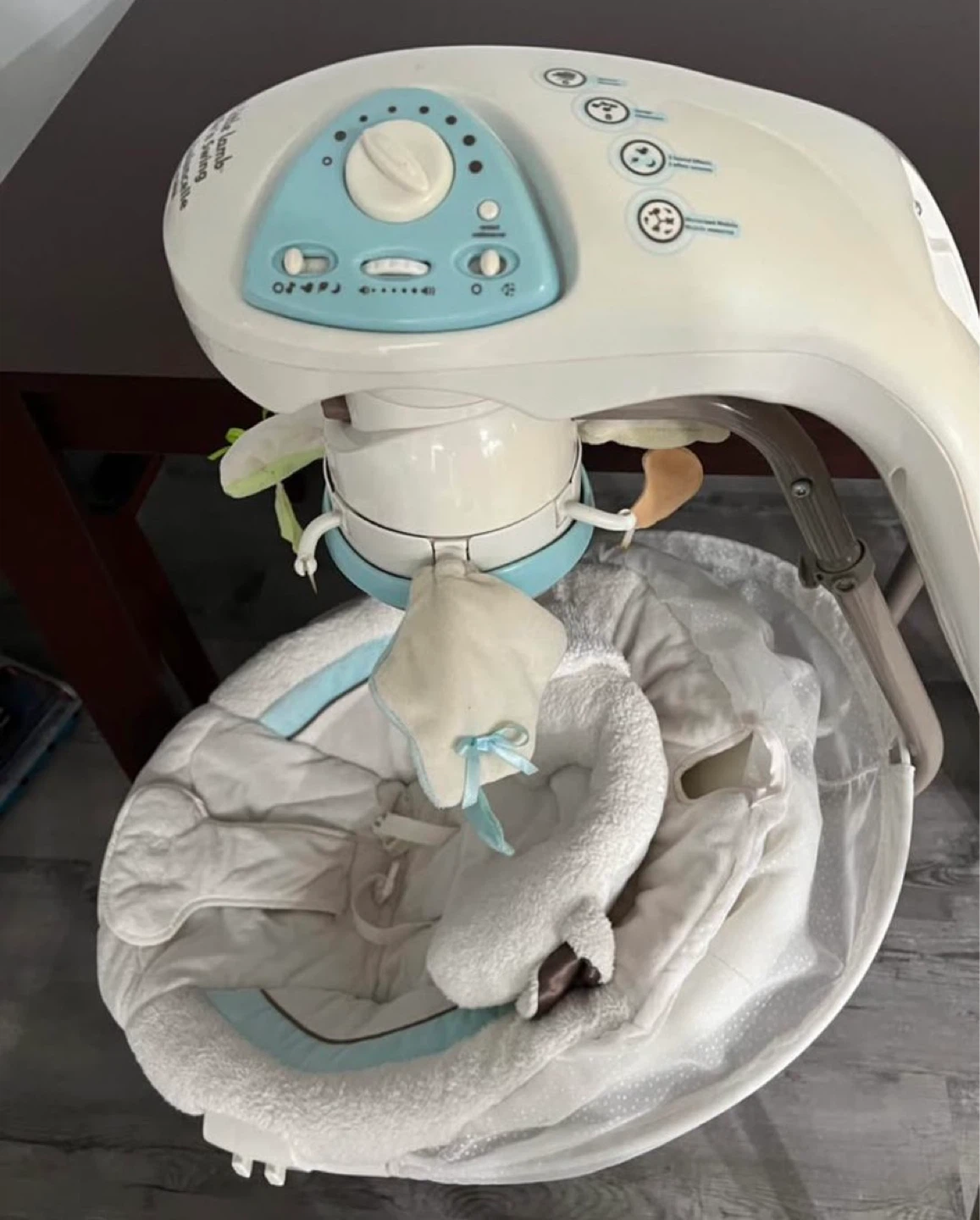Fisher-Price "My Little Lamb" Cradle 'n Swing - photo 3