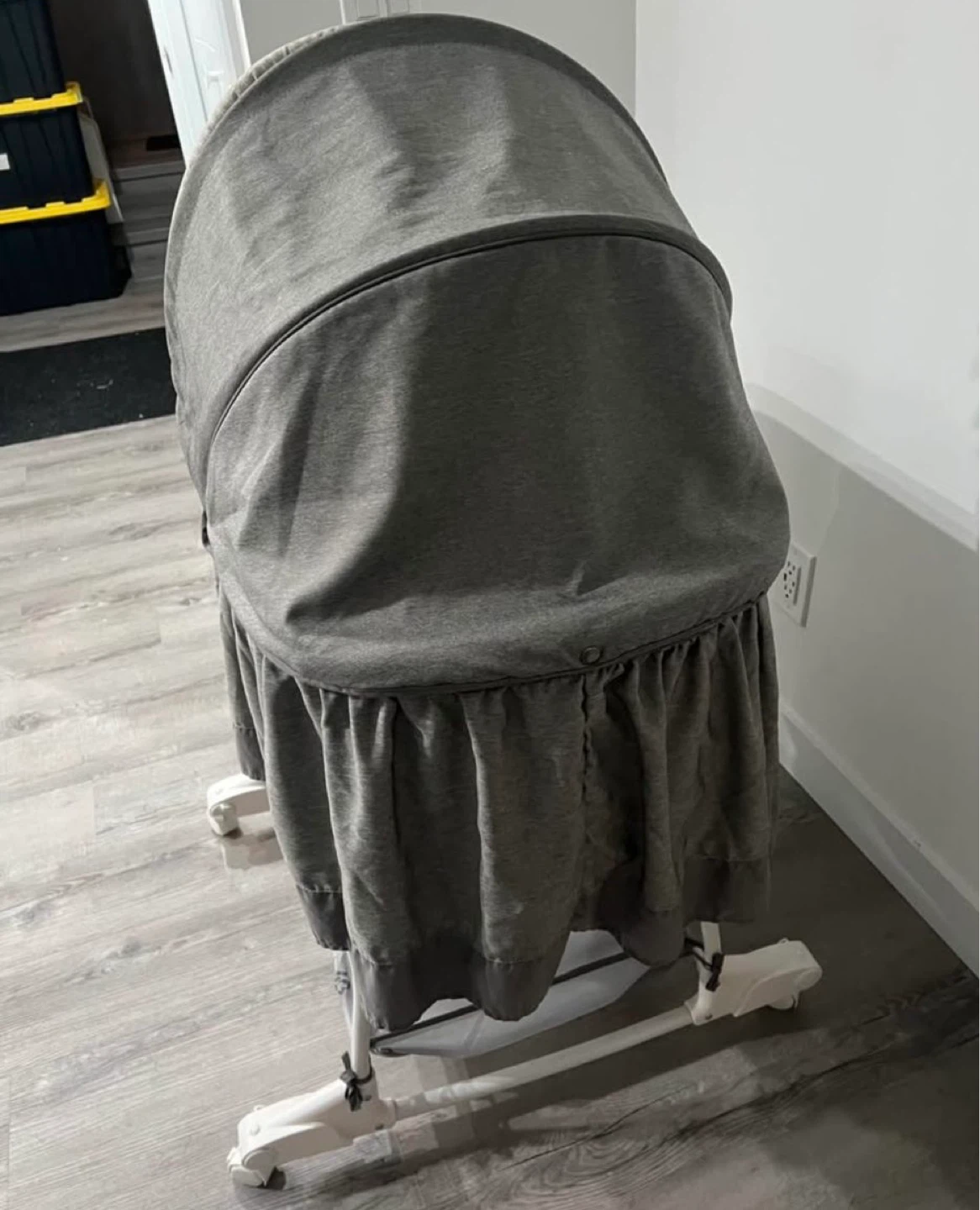 Grey Bassinet with Canopy and Storage Basket - photo 2