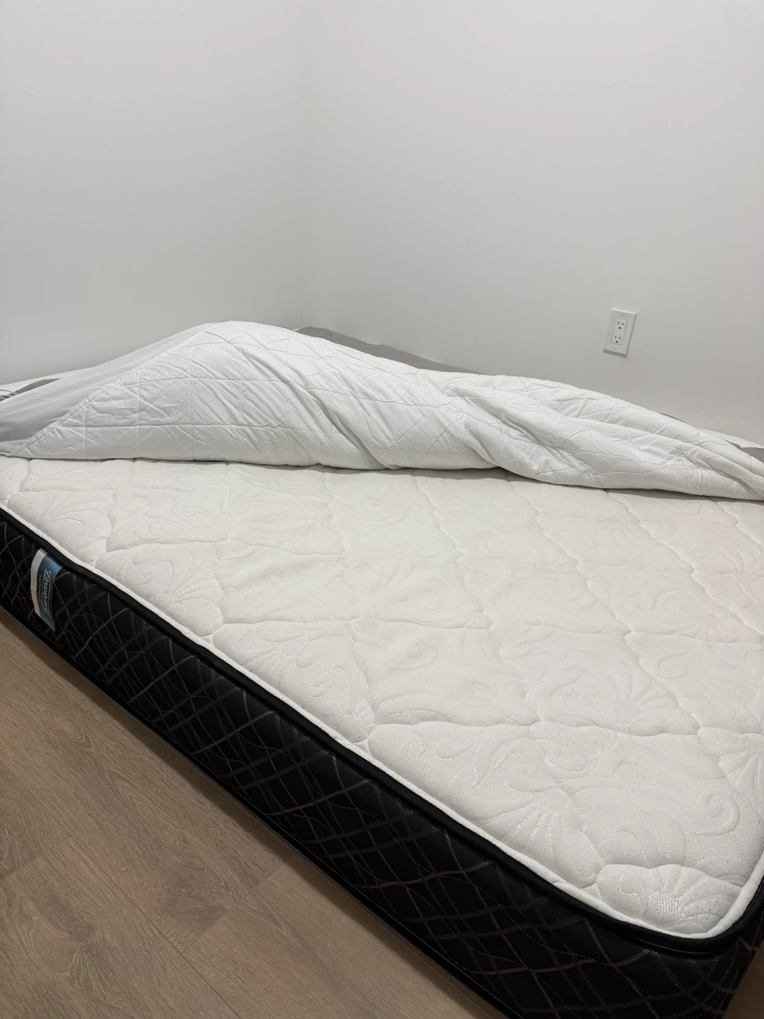 Simmons Beautyrest Westminster Alton Queen Mattress