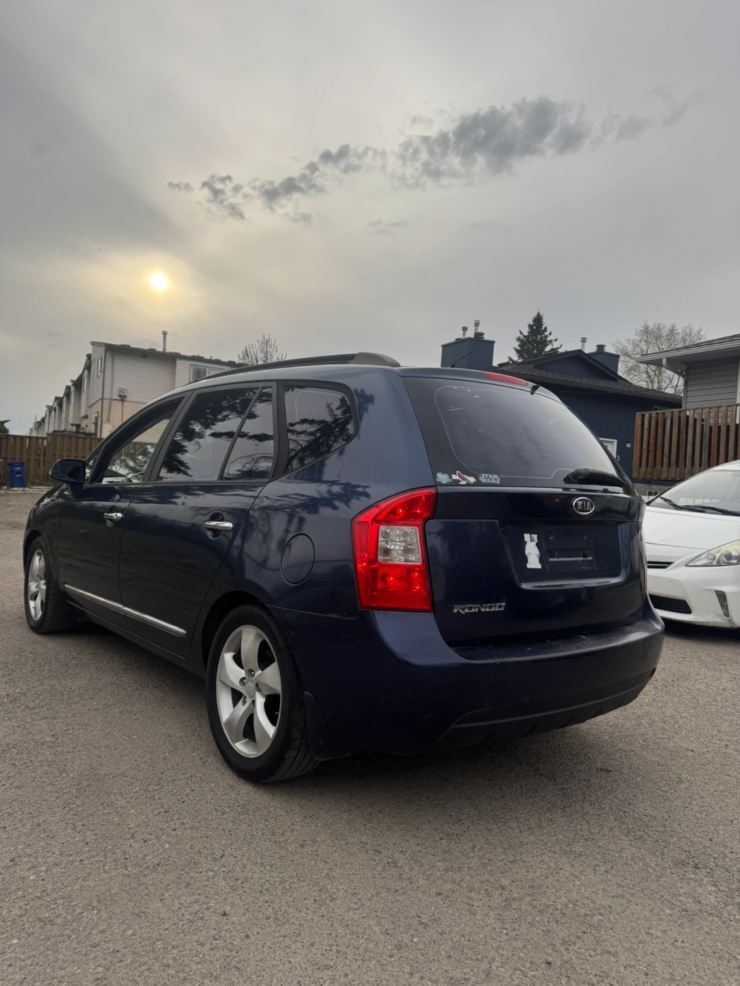 Kia Rondo Dark Blue - photo 4