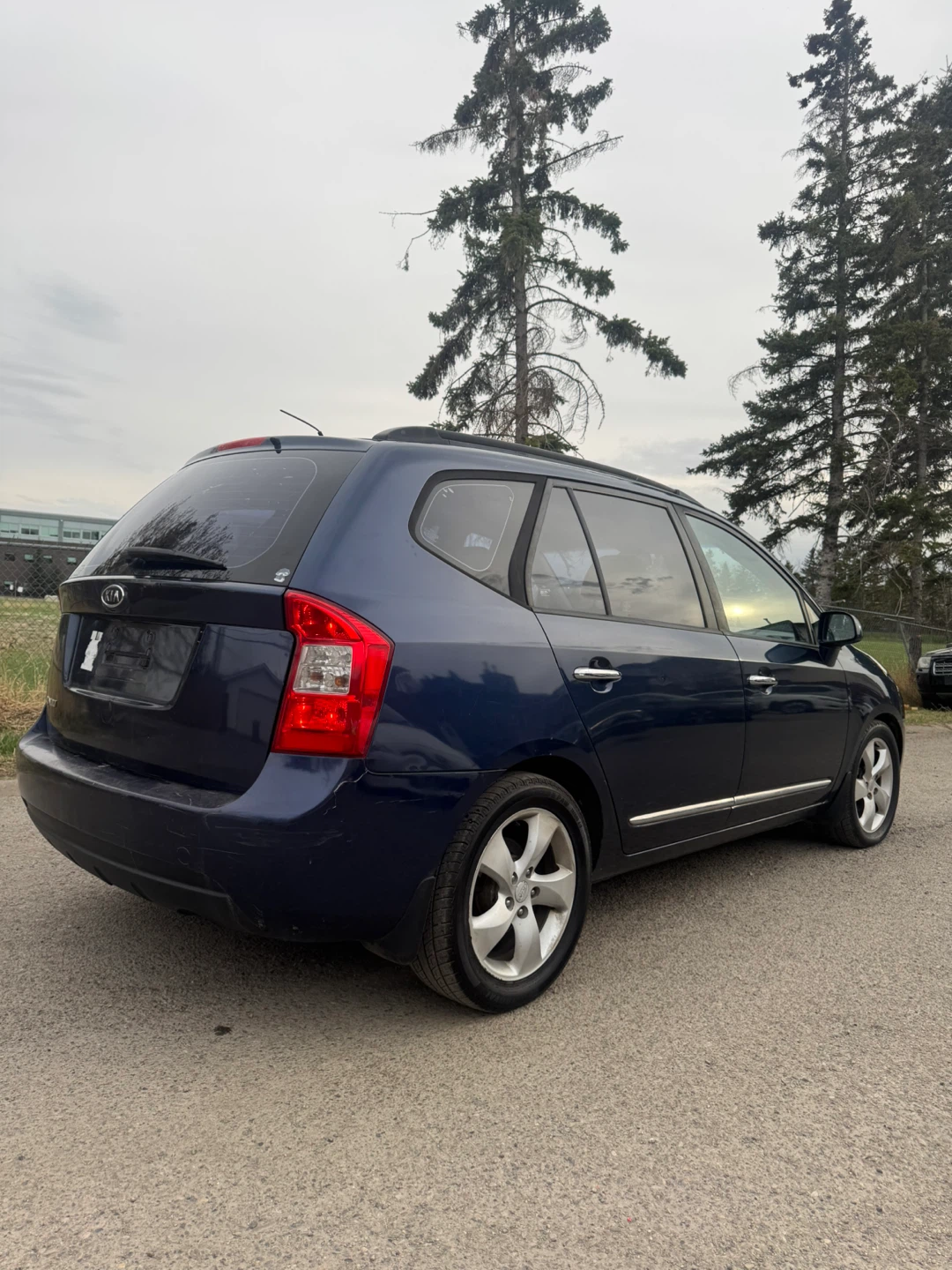 Kia Rondo Dark Blue - photo 3
