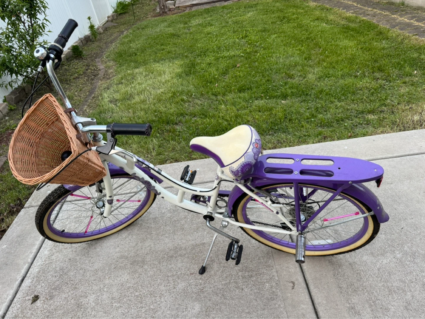White and Purple Cruiser Bike with Basket - photo 5