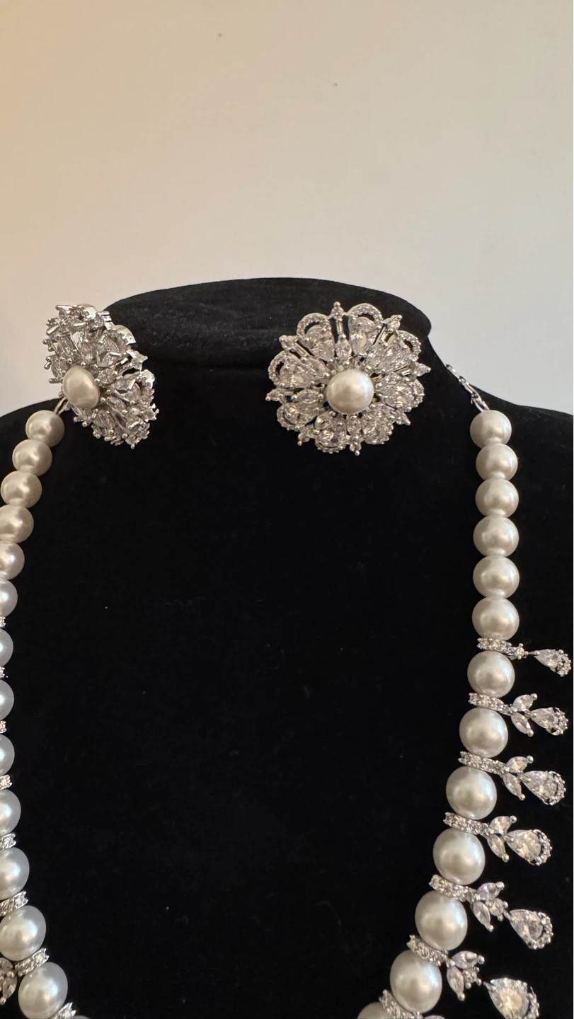 Pearl and Crystal Necklace and Earring Set - photo 4