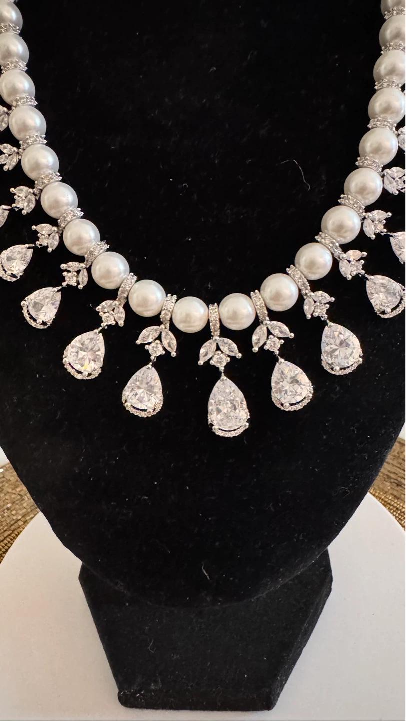 Pearl and Crystal Necklace and Earring Set - photo 2