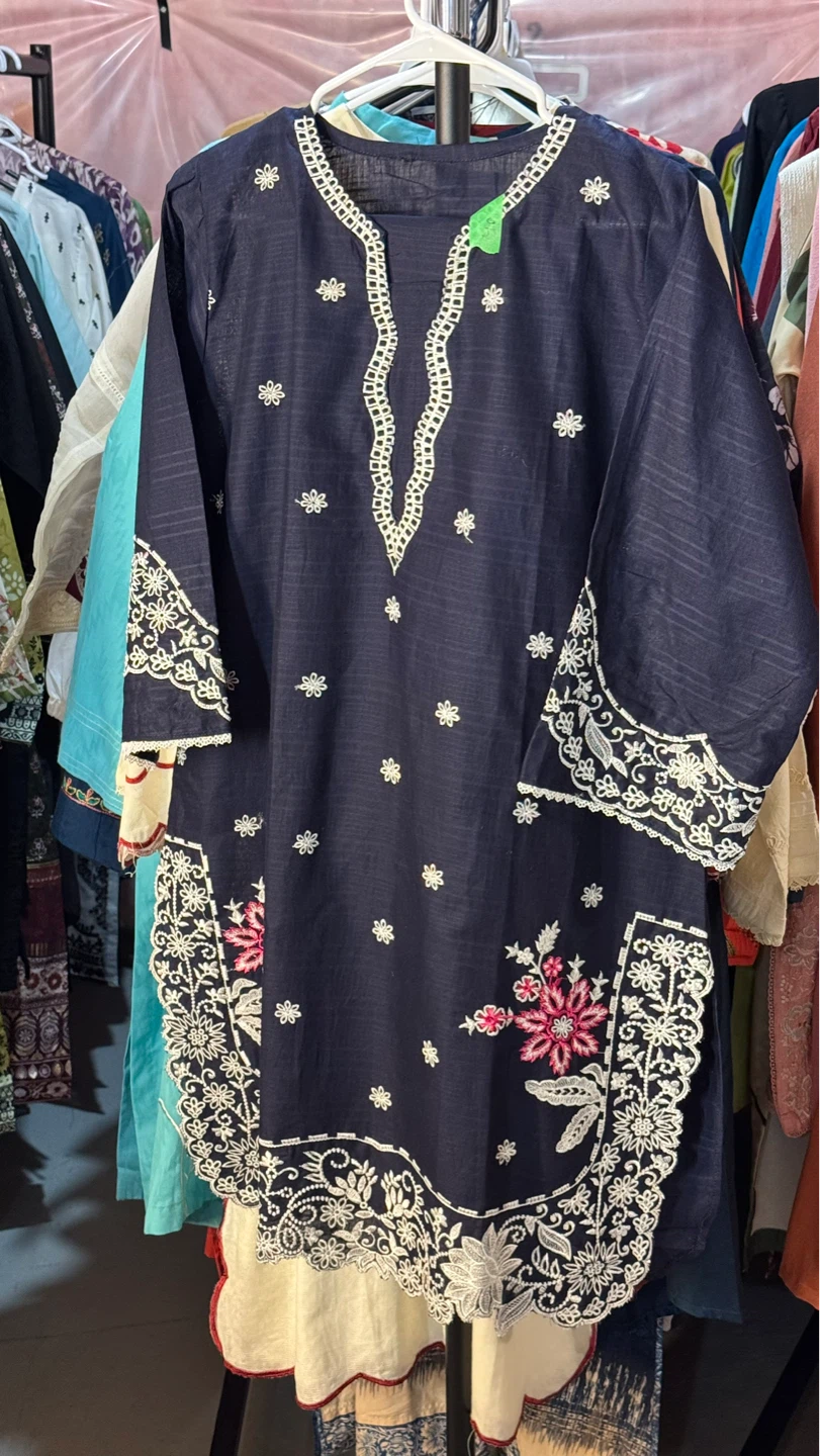 Navy Blue Embroidered Kurti and Pants Set - photo 2