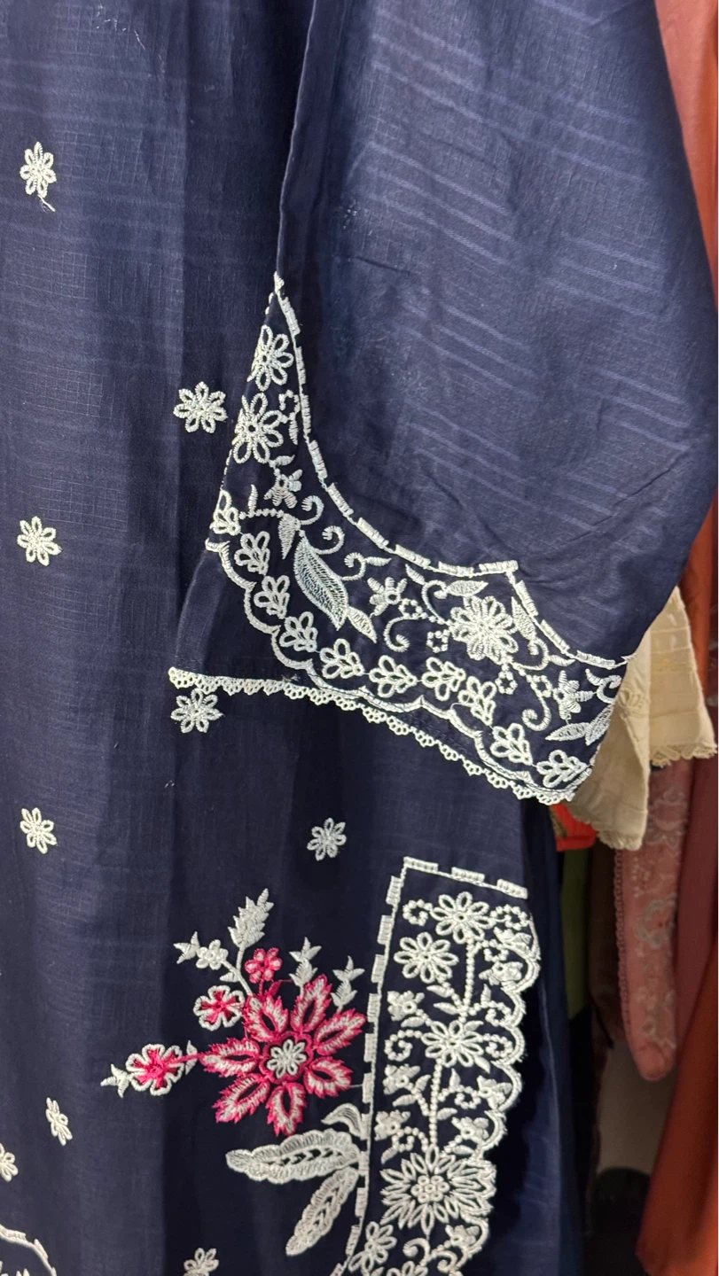 Navy Blue Embroidered Kurti and Pants Set - photo 4