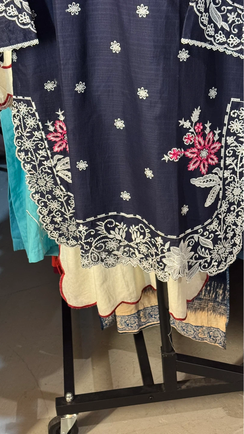 Navy Blue Embroidered Kurti and Pants Set - photo 5
