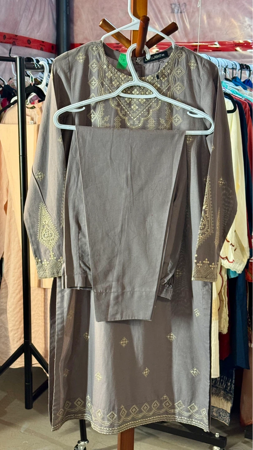 Limelight grey embroidered kurta and pants set - Size XS