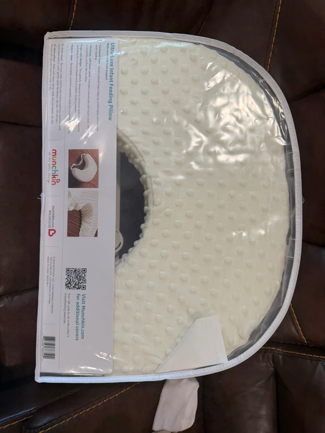 Munchkin Ultra-Luxe Infant Feeding Pillow