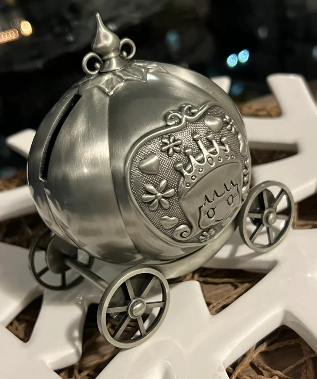 Carriage Shaped Coin Bank - photo 3