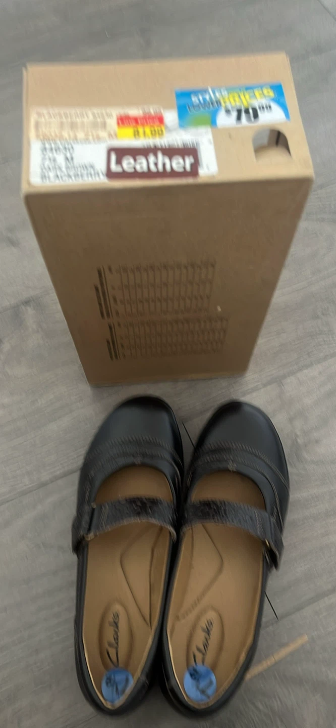 Clarks Women's Black Leather Mary Jane Flats Size 7.5 - photo 2