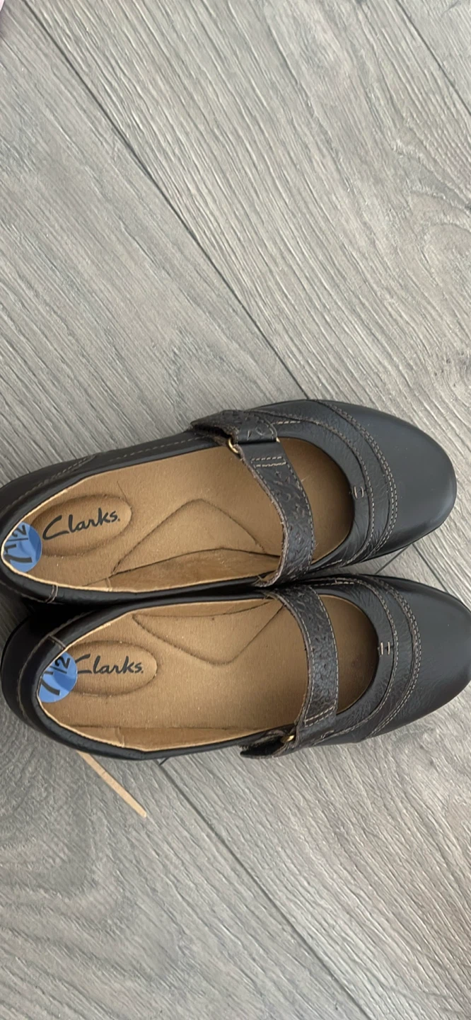 Clarks Women's Black Leather Mary Jane Flats Size 7.5