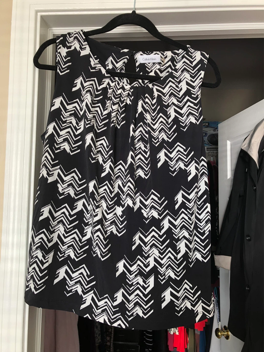 Calvin Klein Sleeveless Blouse - Black & White Pattern - photo 3