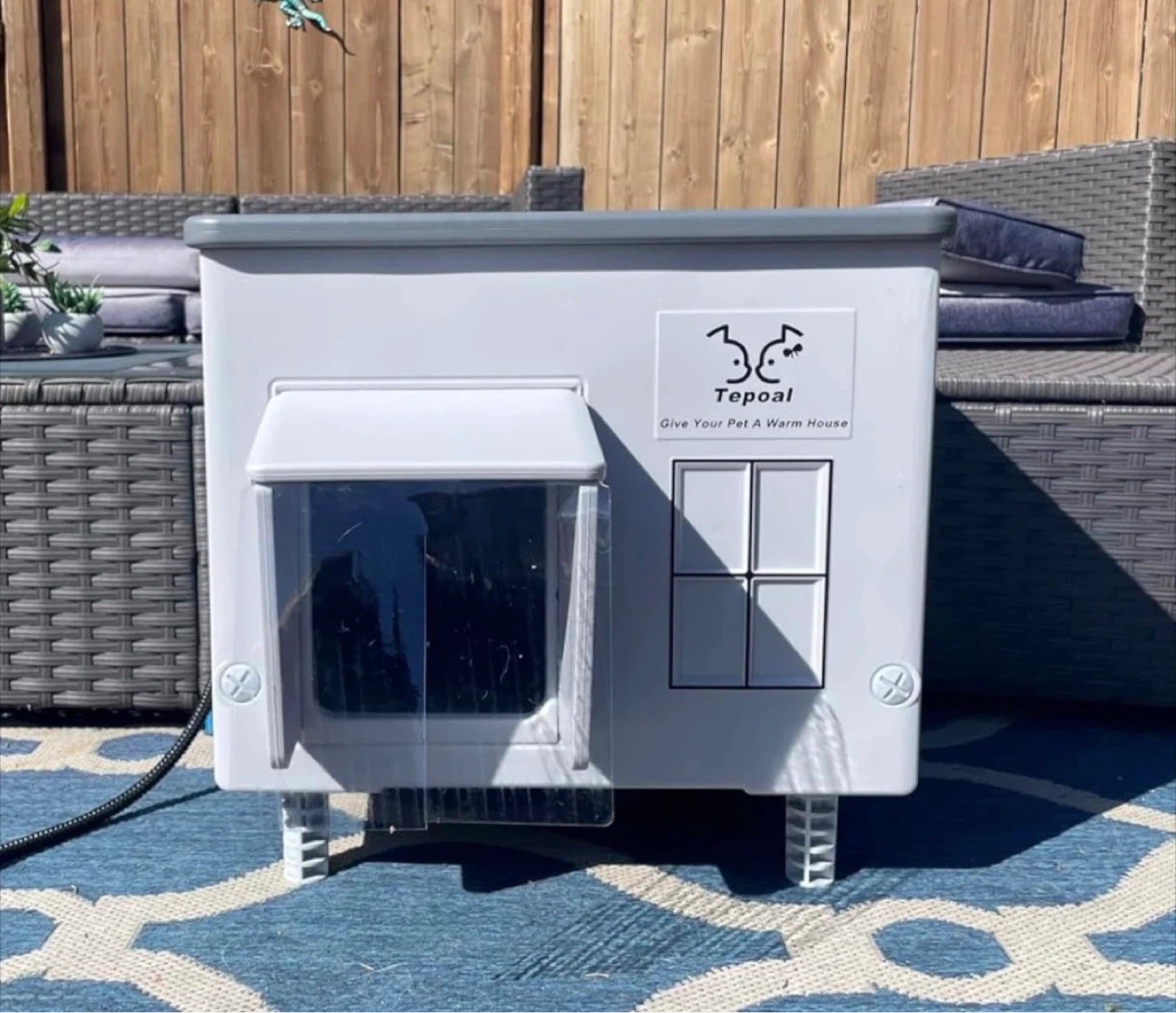 Tepoal Plastic Heated Cat House for Outside