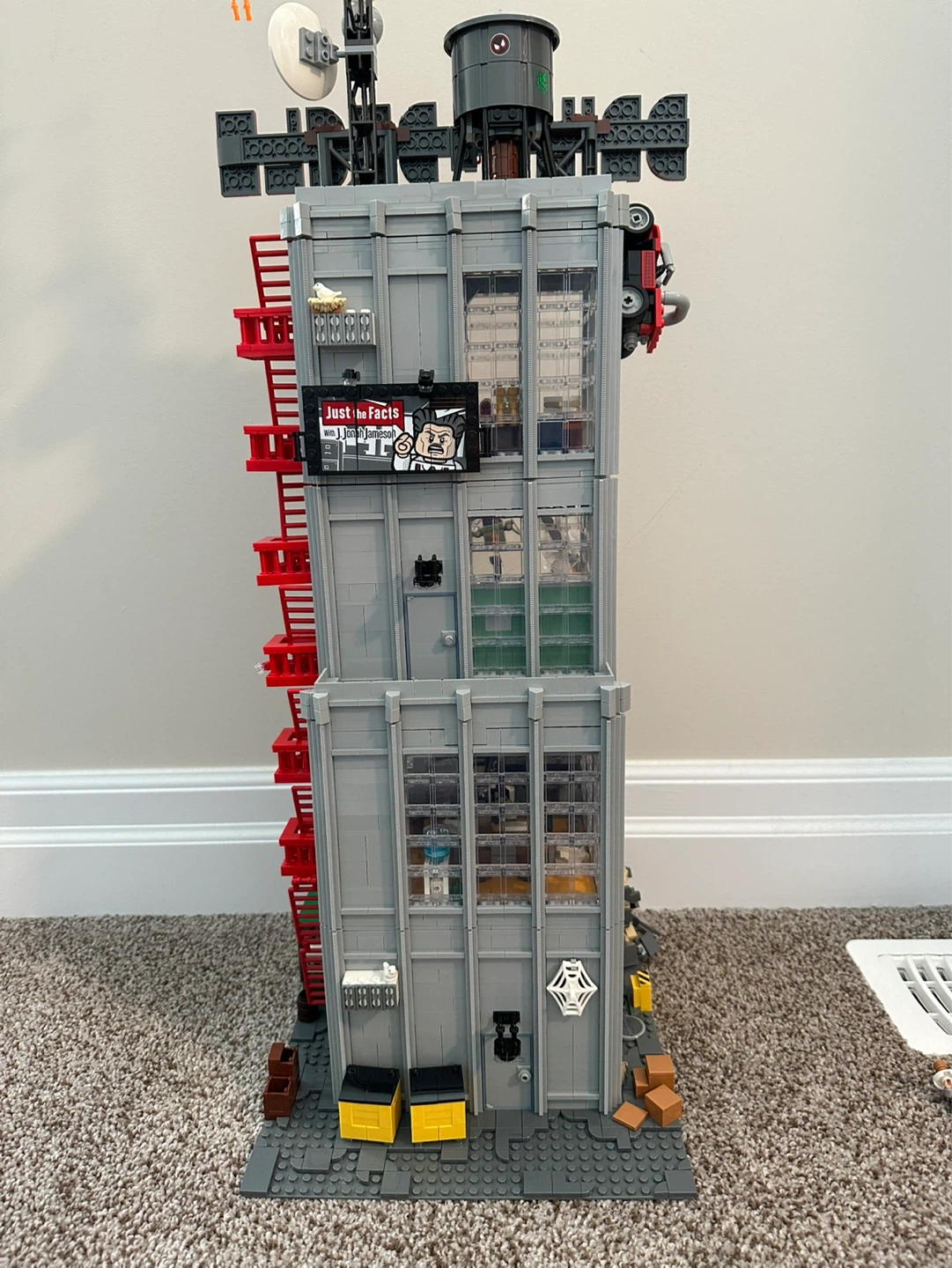 LEGO Marvel Daily Bugle Set 76178 - photo 2