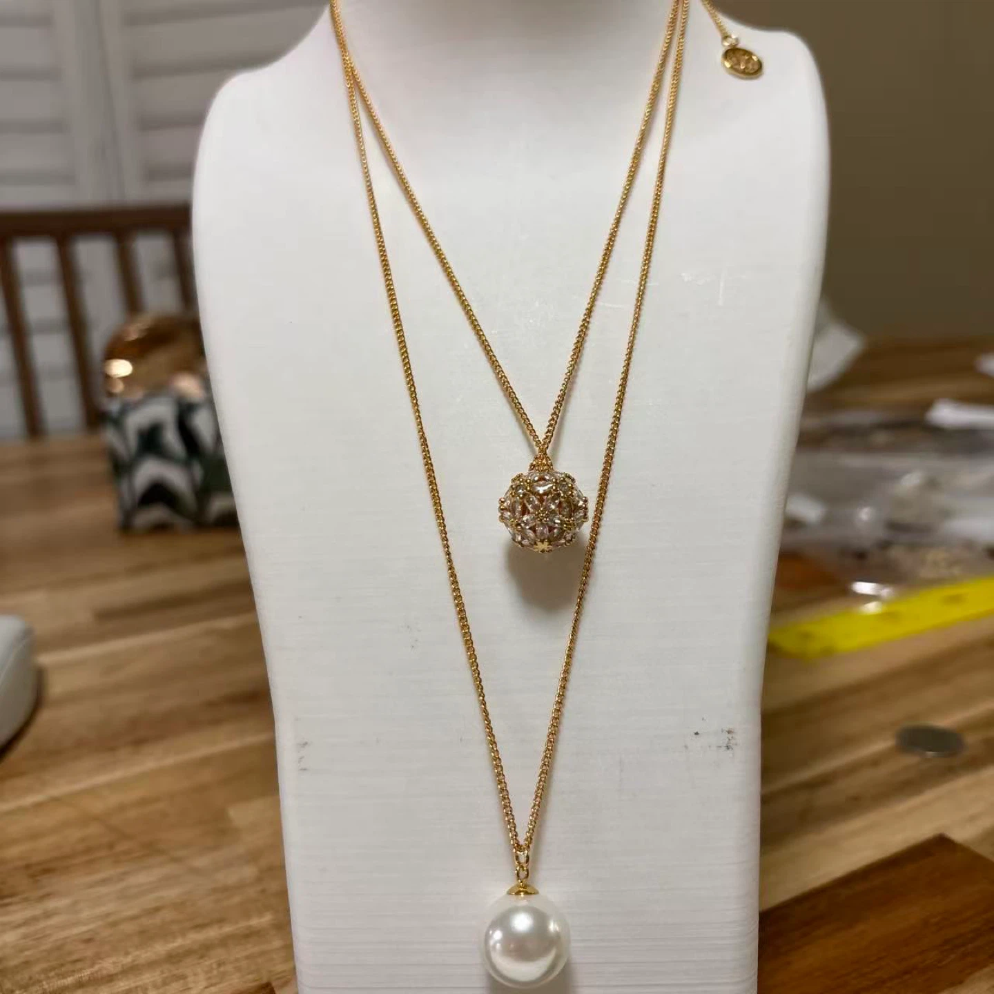 Carolina Herrera Pearl and Crystal Pendant Necklace - photo 4