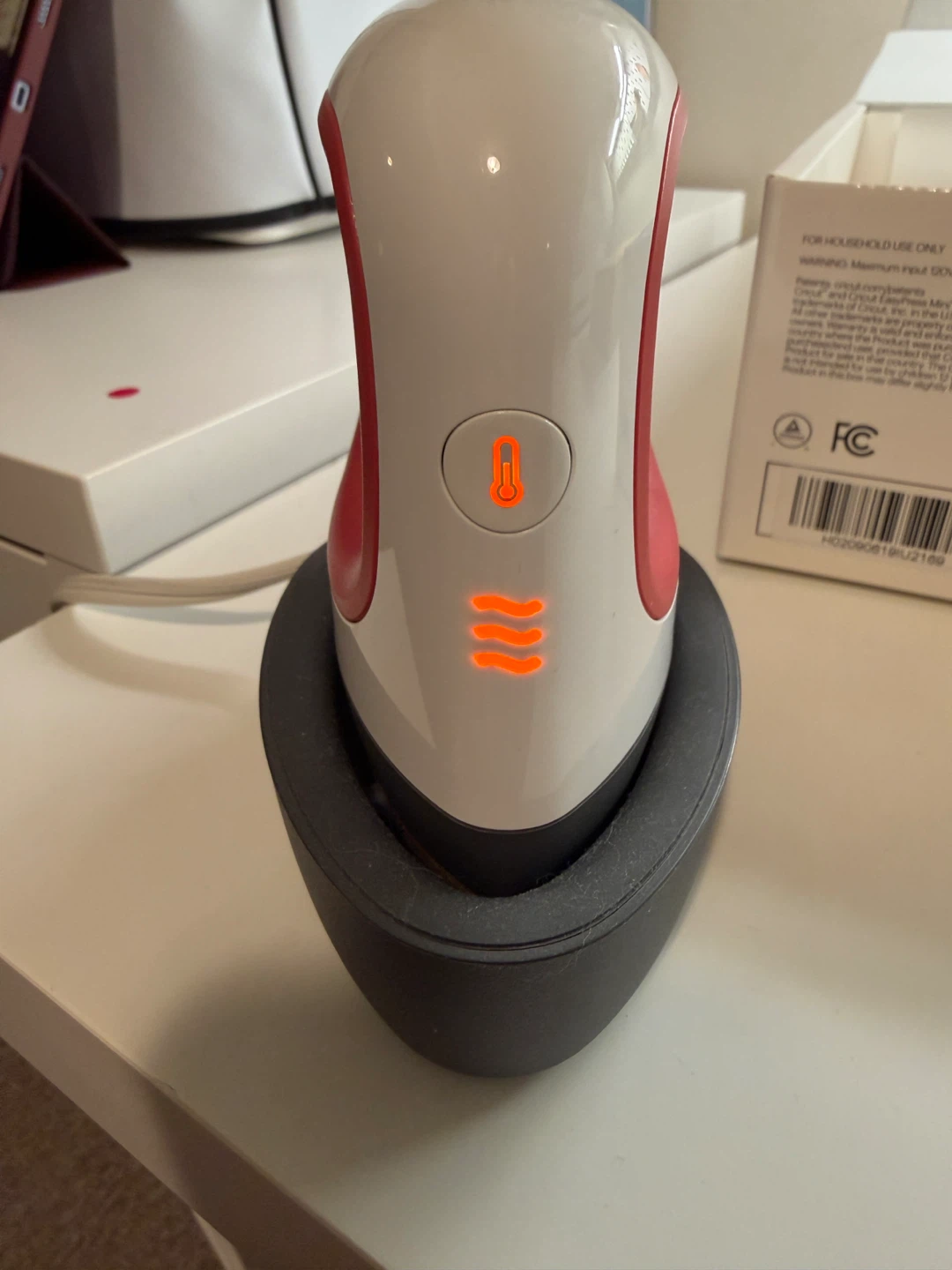 Cricut EasyPress Mini Heat Press Machine - photo 2