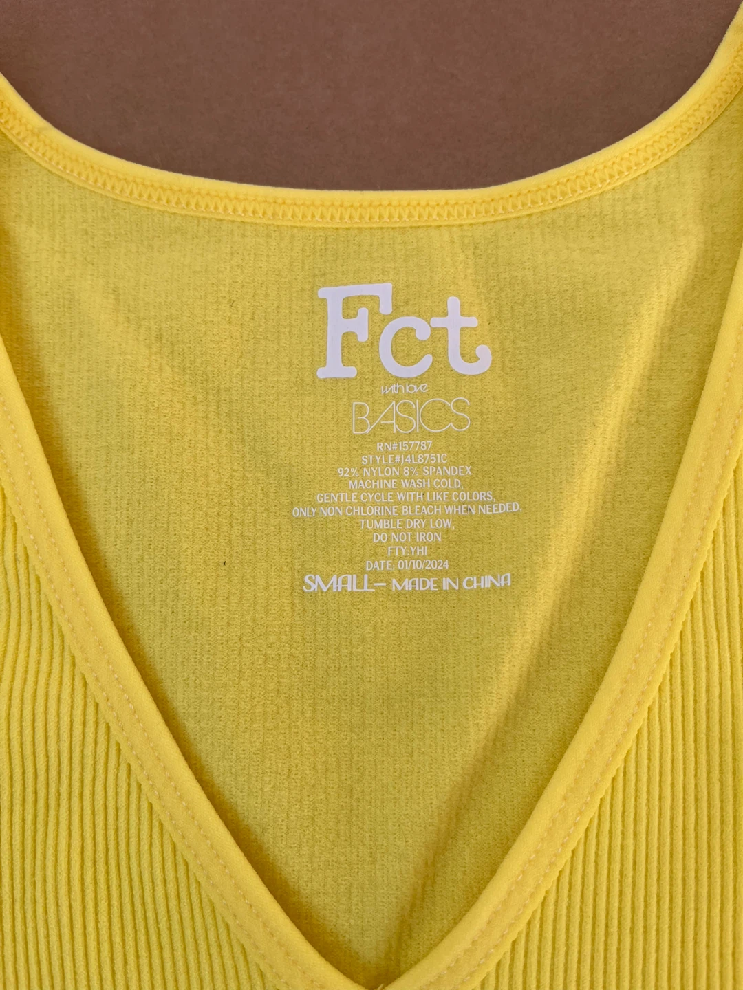 Fct Basics Ribbed V-Neck T-Shirt - Yellow - Small - photo 5