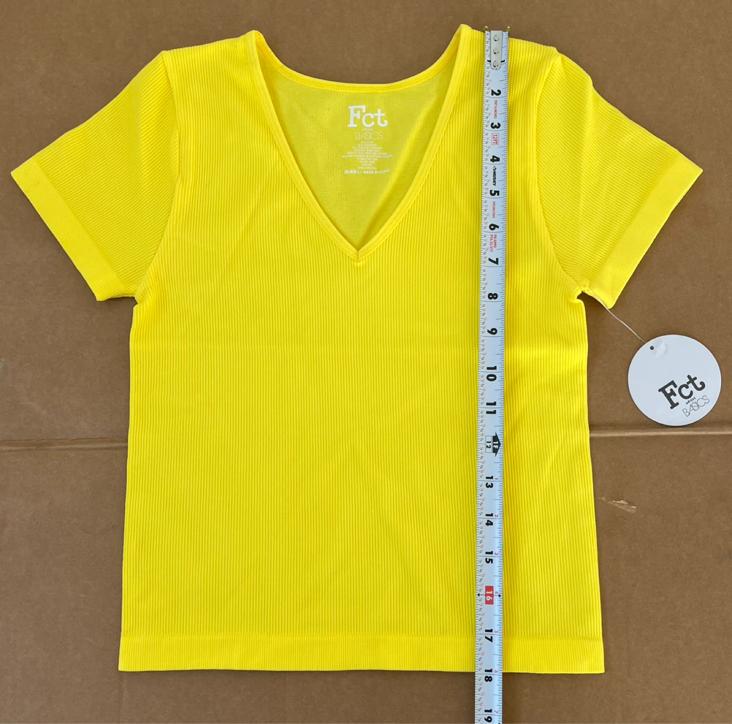 Fct Basics Ribbed V-Neck T-Shirt - Yellow - Small - photo 2