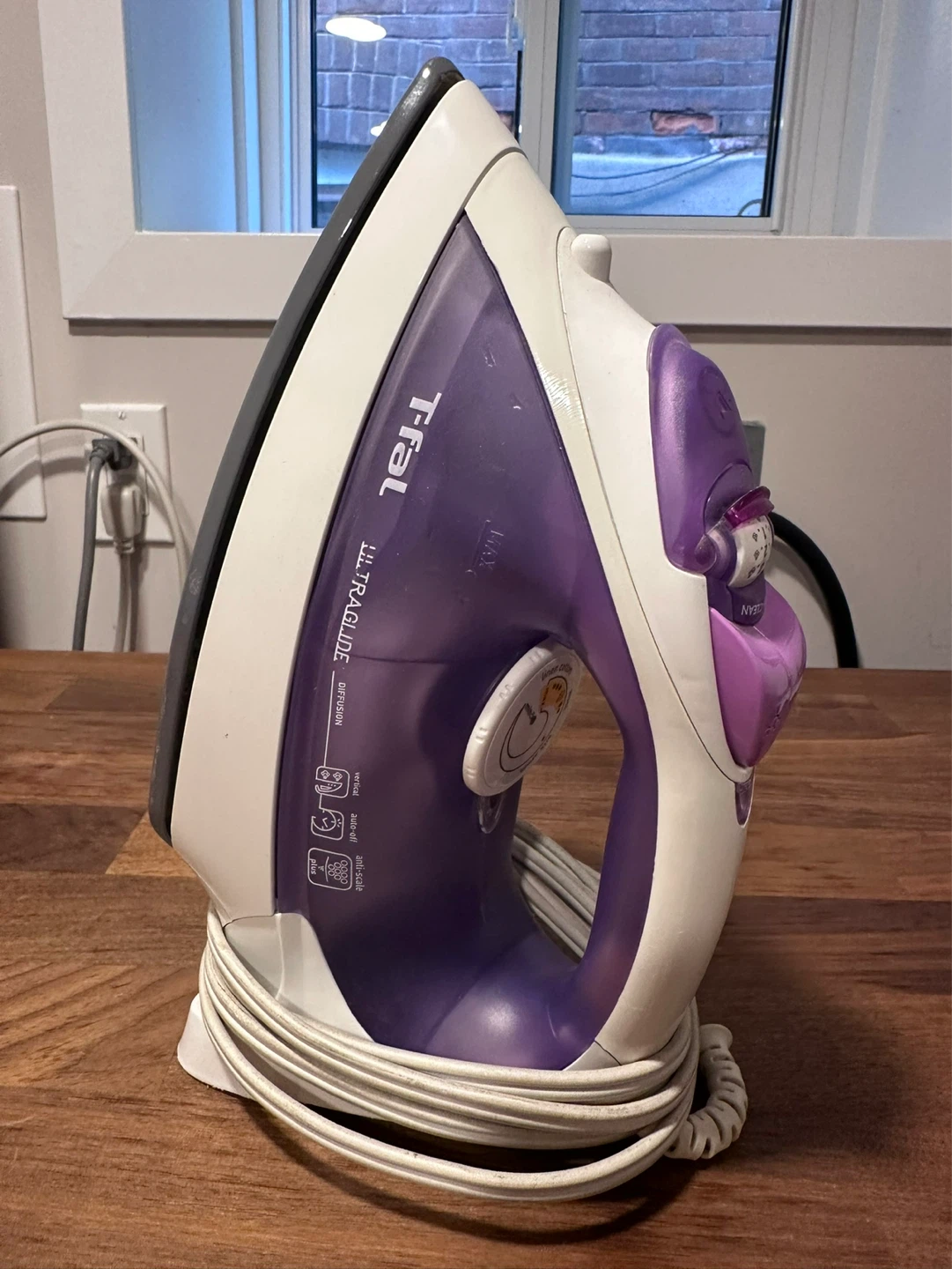 T-fal Ultraglide Diffusion Steam Iron