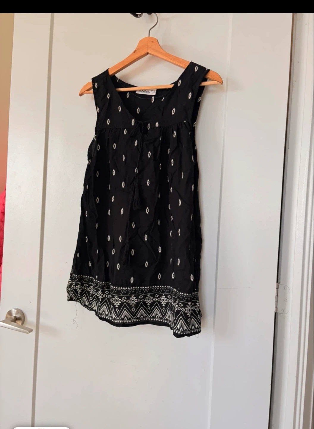 Black & White Patterned Sleeveless Tunic Top - photo 3