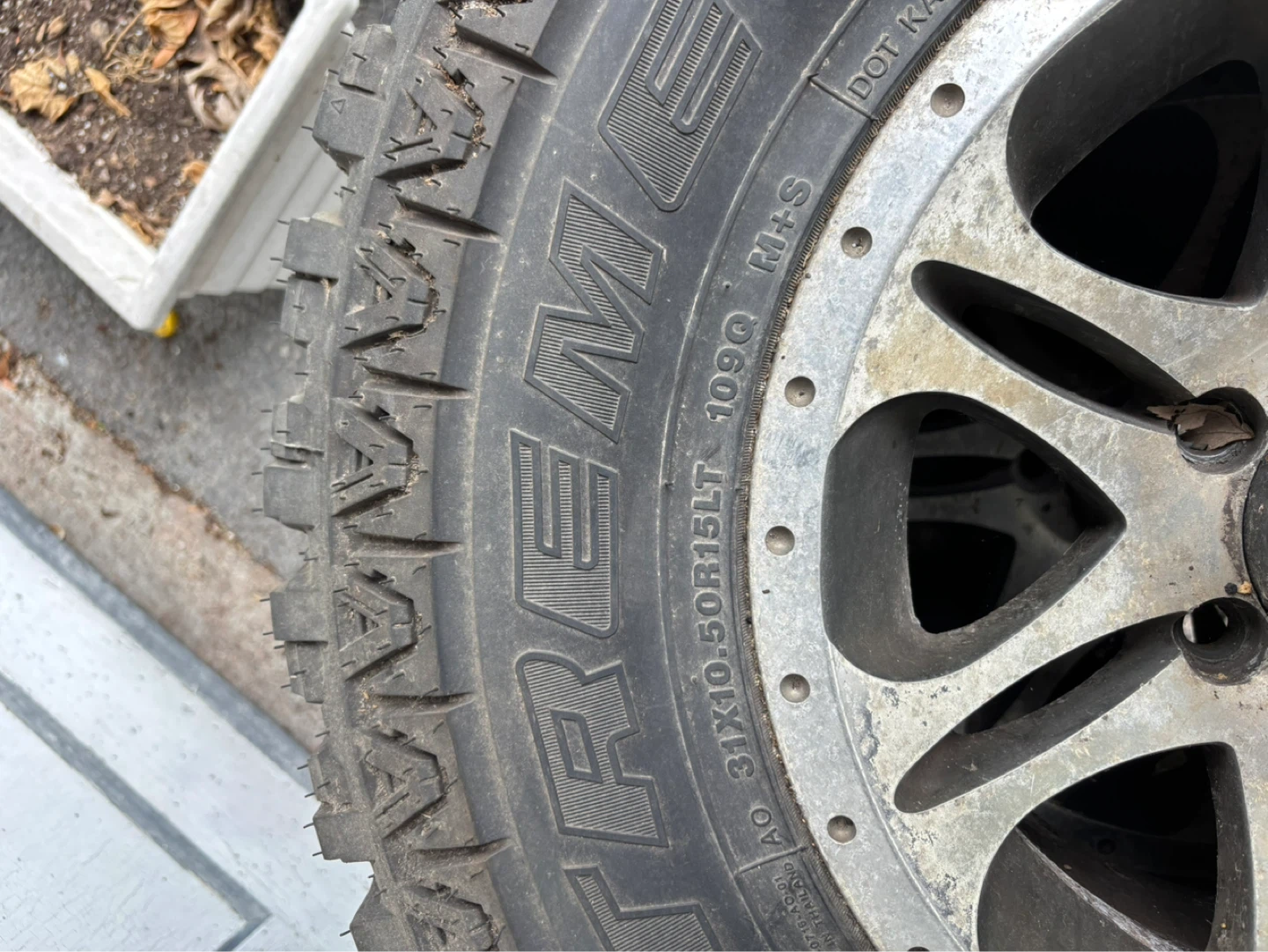 Extreme MT Mud Terrain Tire 31x10.50R15LT - photo 2
