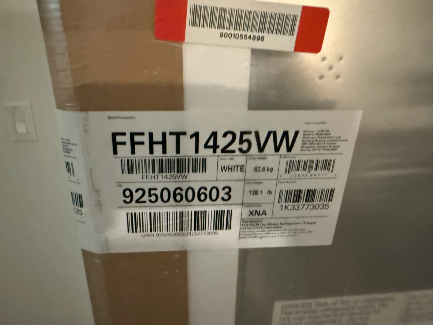 Frigidaire FFHT1425VW White Top Freezer Refrigerator - photo 3