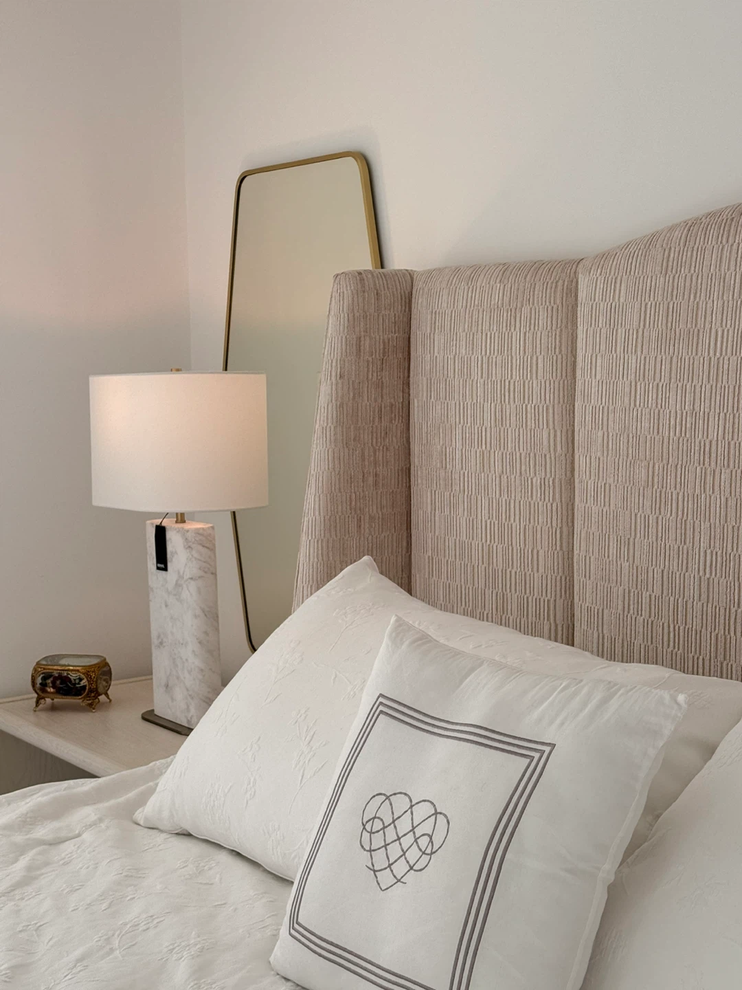 Bed frame King size with mattress - photo 2
