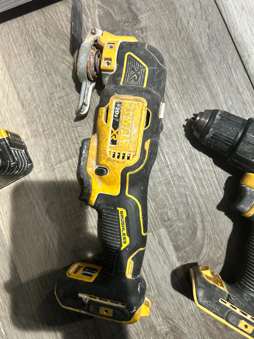 DeWalt 20V XR Brushless Oscillating Multi-Tool - photo 2