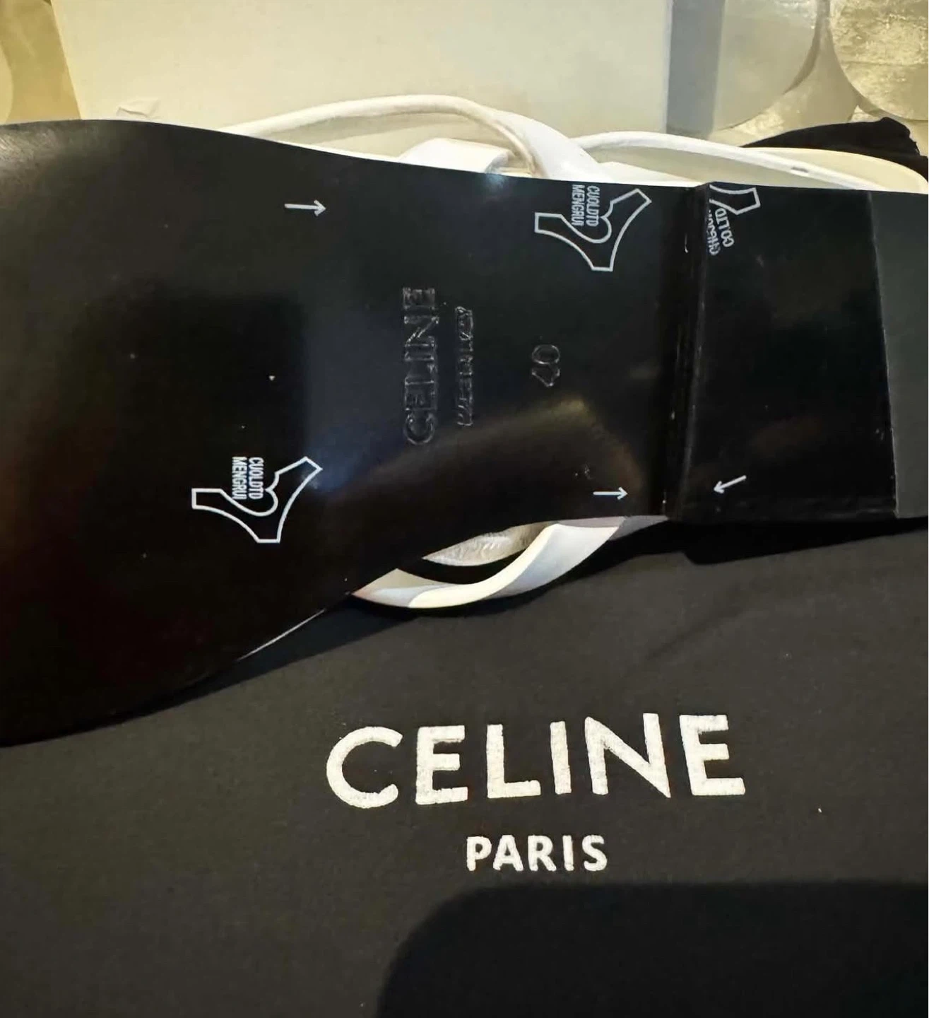 CELINE Paris White Thong Sandals with Triomphe Logo Size 37 - photo 5