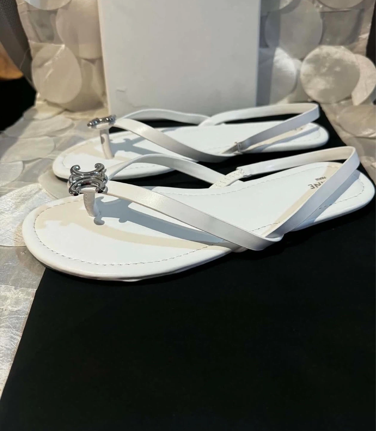 CELINE Paris White Thong Sandals with Triomphe Logo Size 37 - photo 4