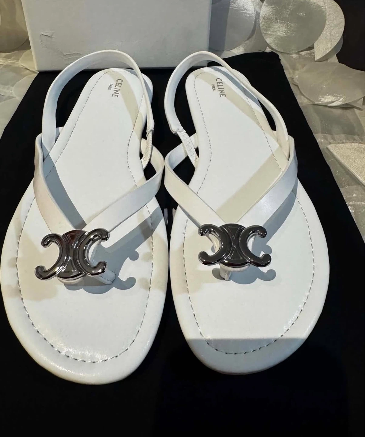 CELINE Paris White Thong Sandals with Triomphe Logo Size 37 - photo 2