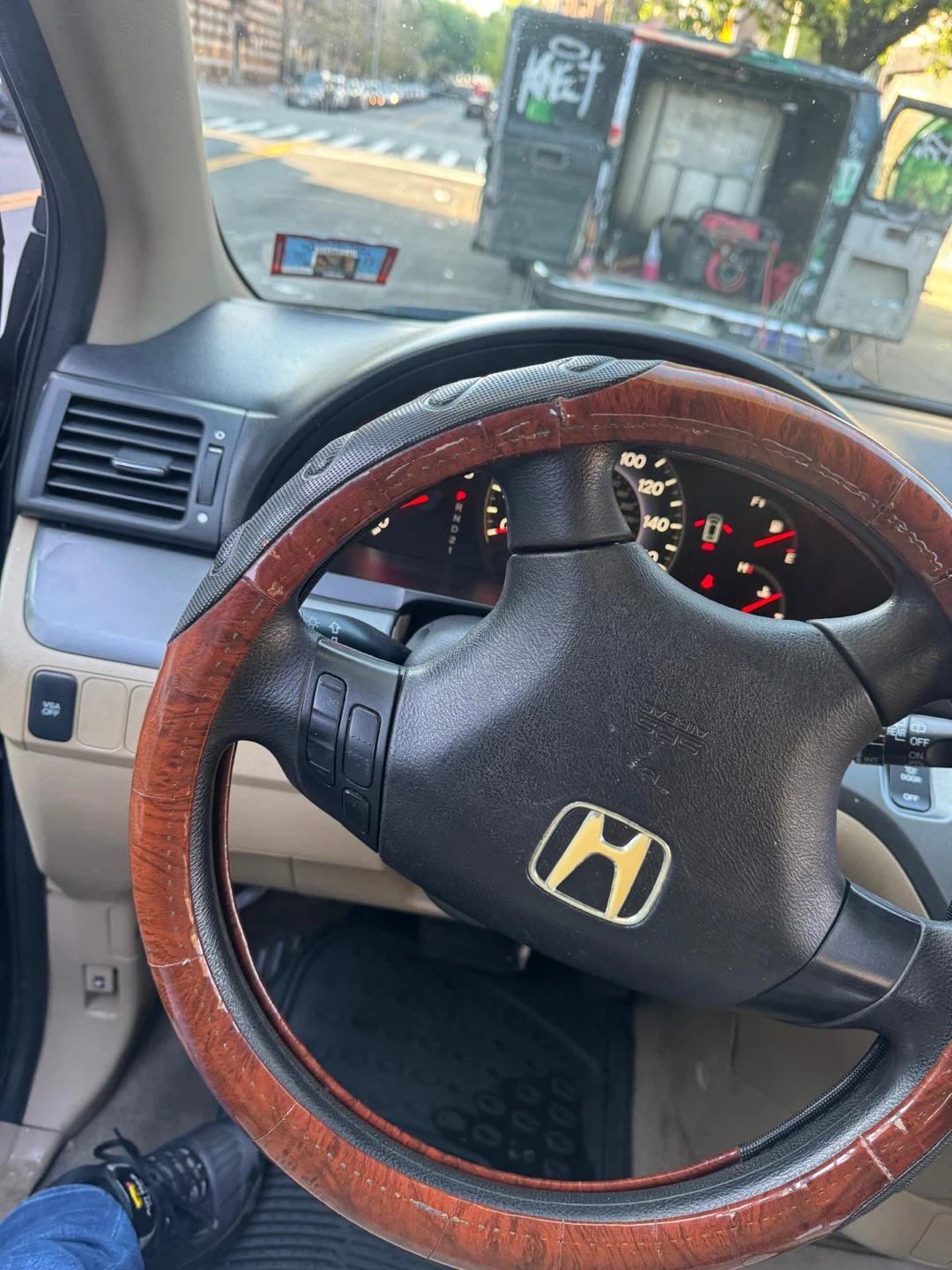 Honda Odyssey Minivan - photo 4