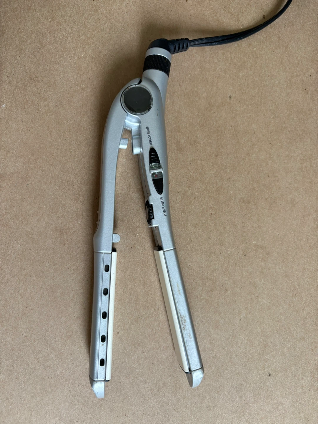 Conair Straightener - photo 2