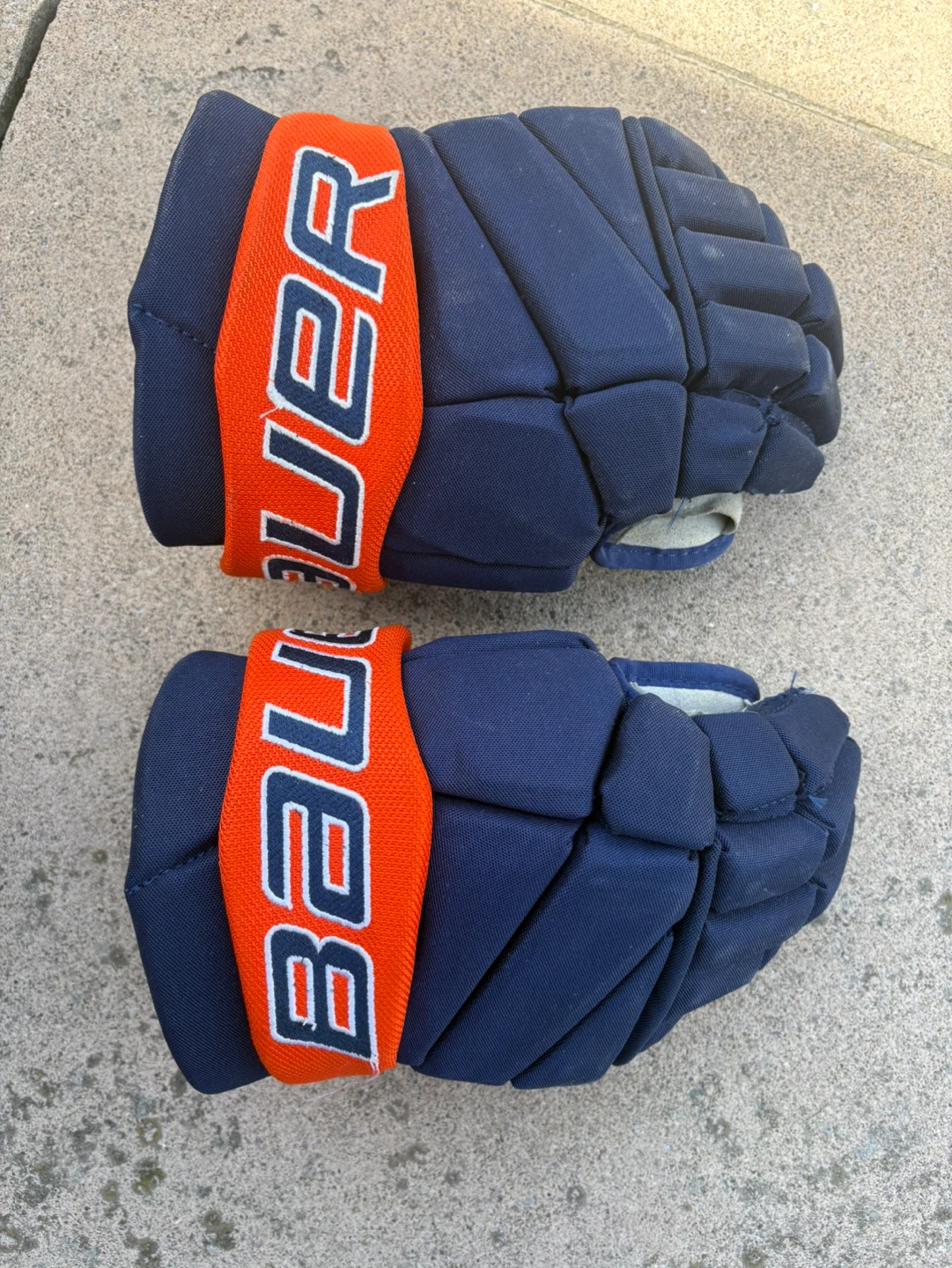 Barracuda hockey gloves