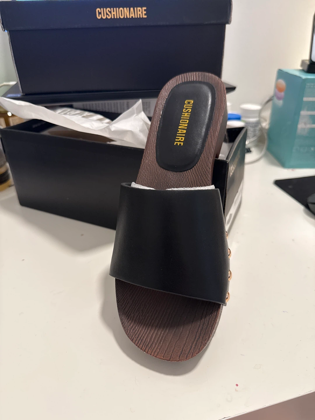 Cushionaire Black Clogs Size 8 woman’s