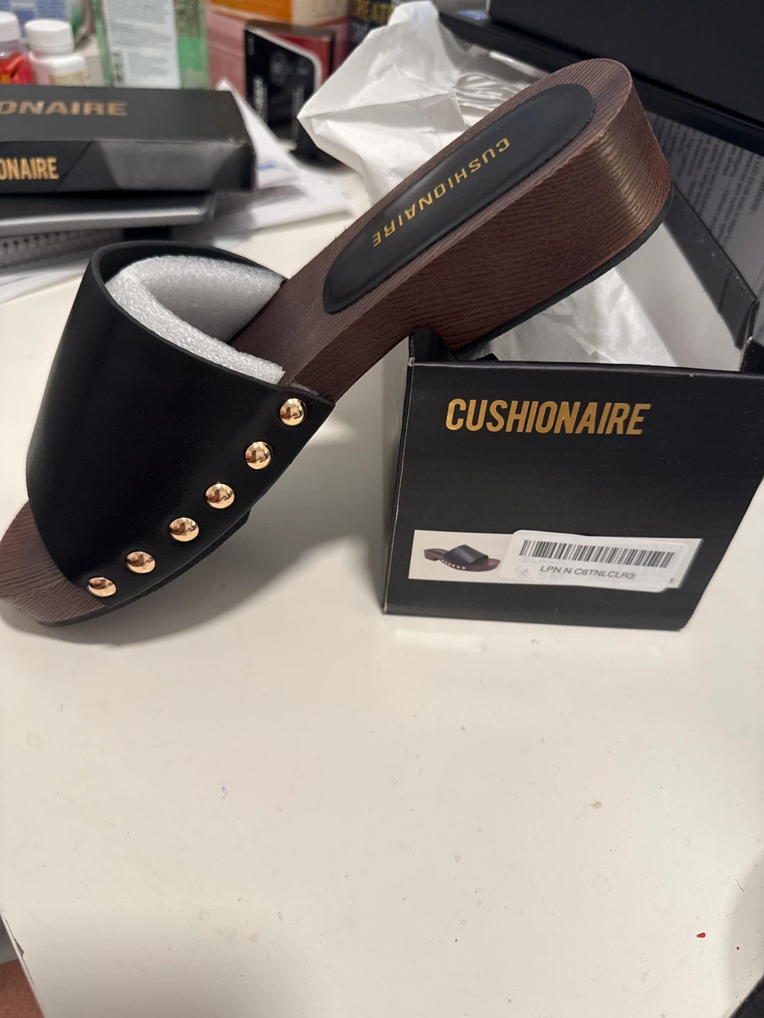 Cushionaire Black Clogs Size 8 woman’s - photo 2